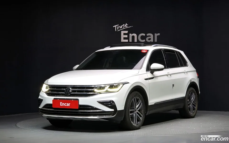 Volkswagen Tiguan Allspace 2.0 TSI 2022 — фото 1, купить с доставкой в Москву