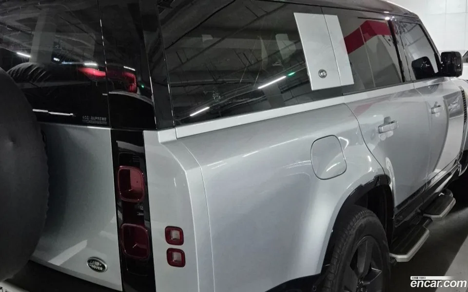 Land Rover Defender 130 D300 X- HSE 2023 — миниатюра 2