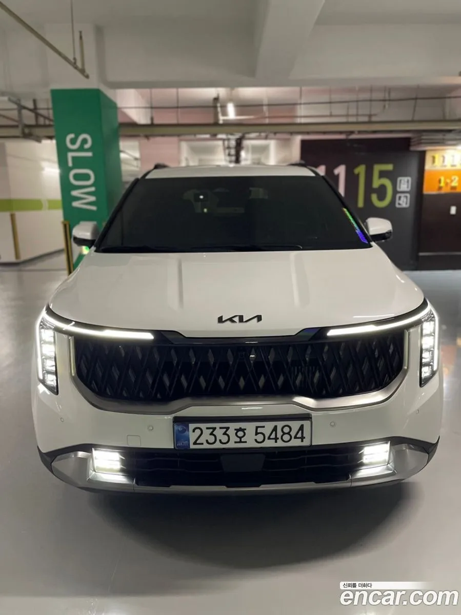 Kia Carnival HEV 7 2025 — фото 1, купить с доставкой в Москву
