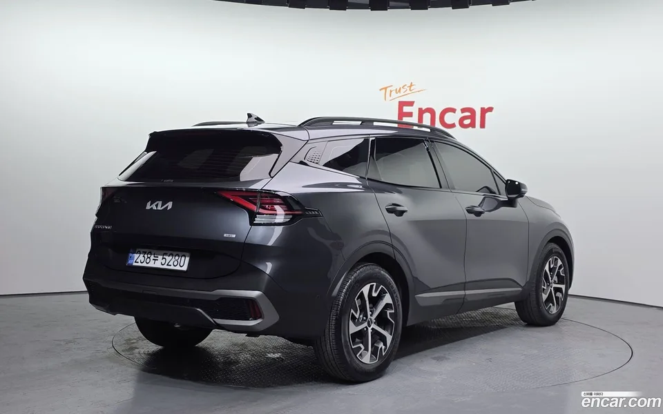 Kia Sportage Hybrid 4WD 2023 — миниатюра 2