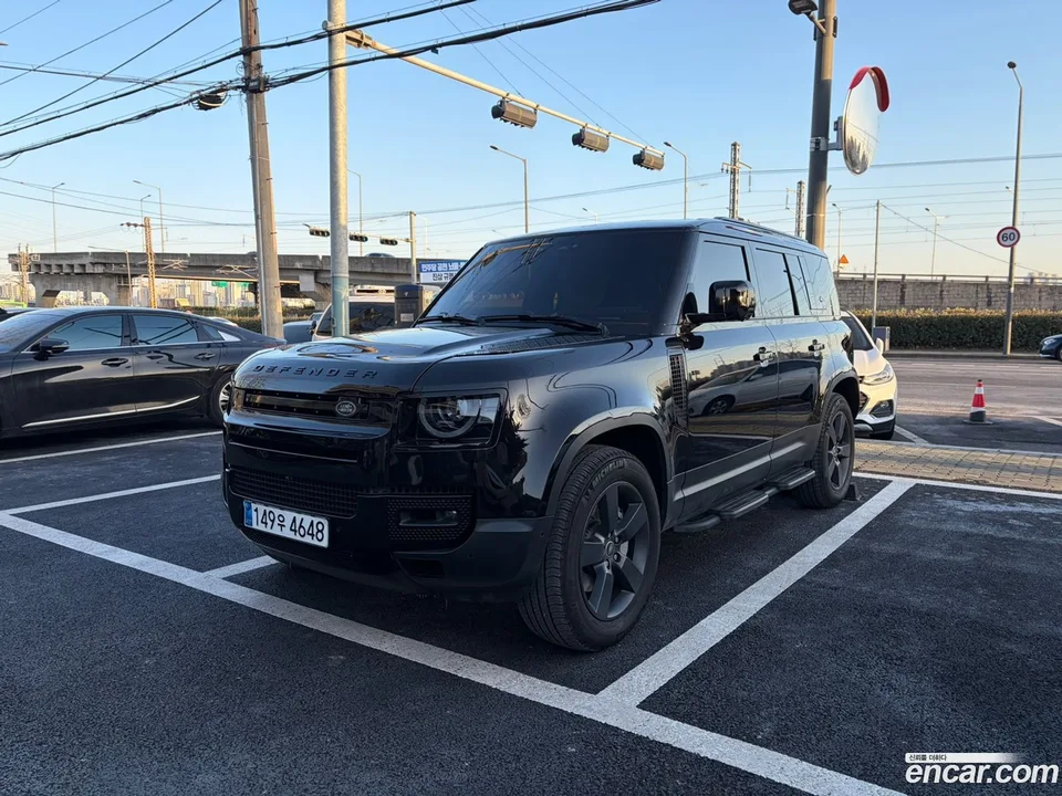 Land Rover Defender 110 D300 HSE 2023 — миниатюра 2
