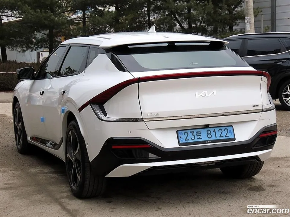 Kia EV6 4WD 2023 — миниатюра 3