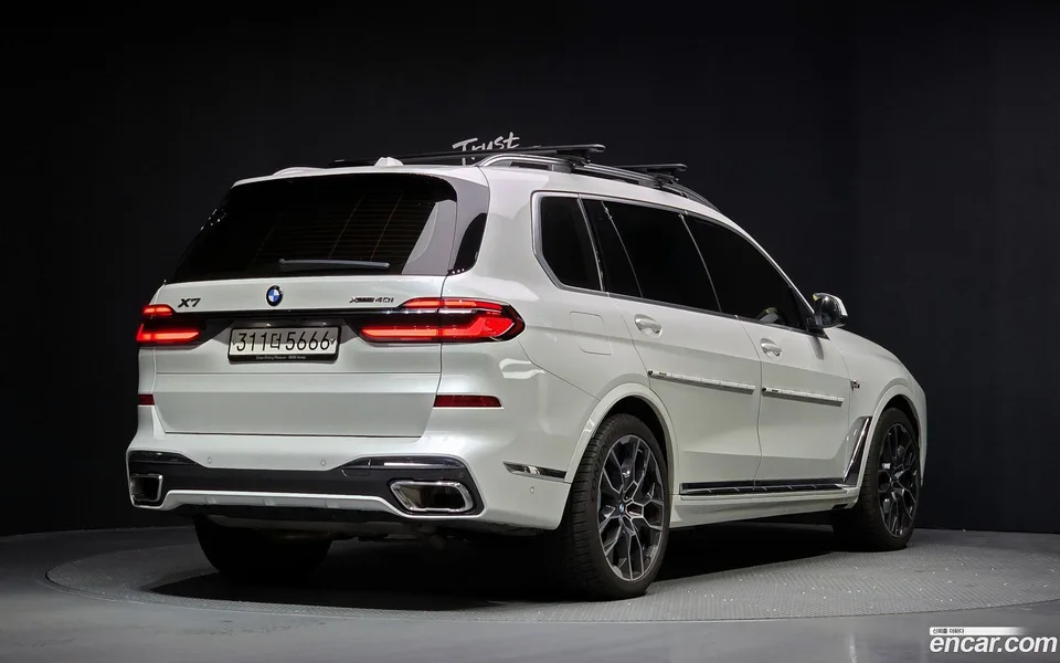 BMW X7 xDrive 40i M 7 2023 — миниатюра 2