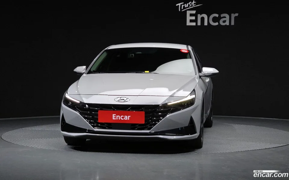 Hyundai Avante Hybrid 2023 — миниатюра 3