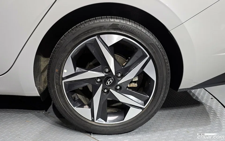 Hyundai Avante Hybrid 2023 — миниатюра 5