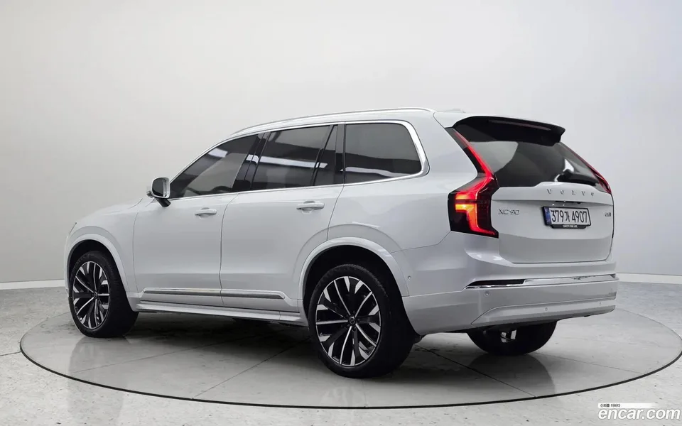 Volvo XC90 B6 2025 — миниатюра 2