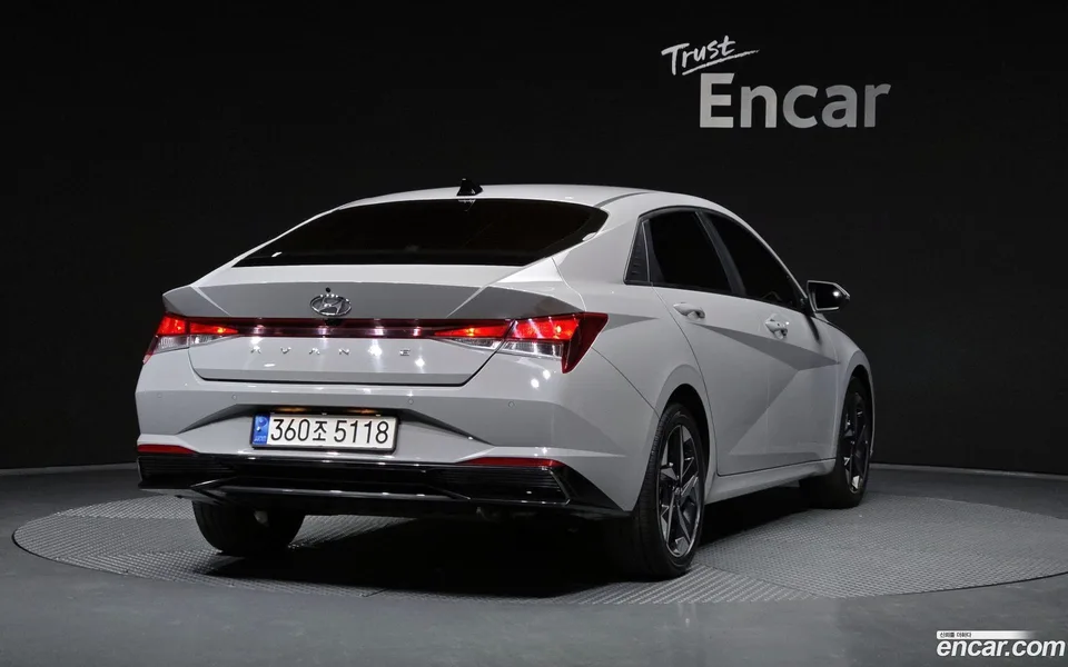Hyundai Avante Hybrid 2023 — миниатюра 2