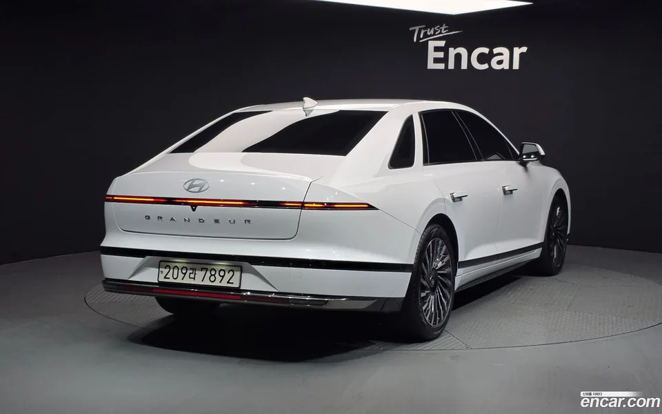 Hyundai Grandeur 2.5 2WD 2023 — миниатюра 2