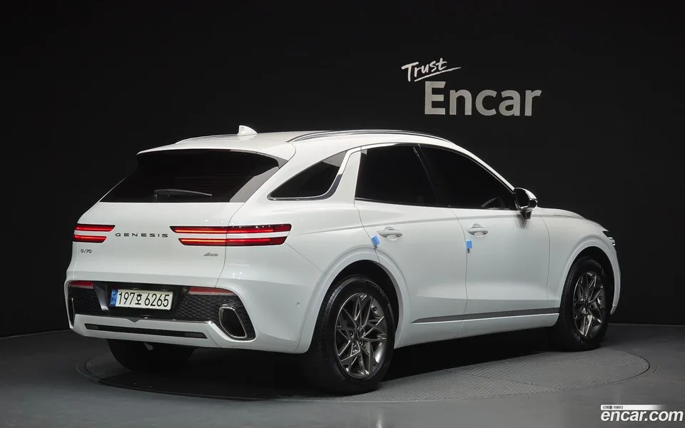 Genesis GV70 2.5T AWD 2022 — миниатюра 2