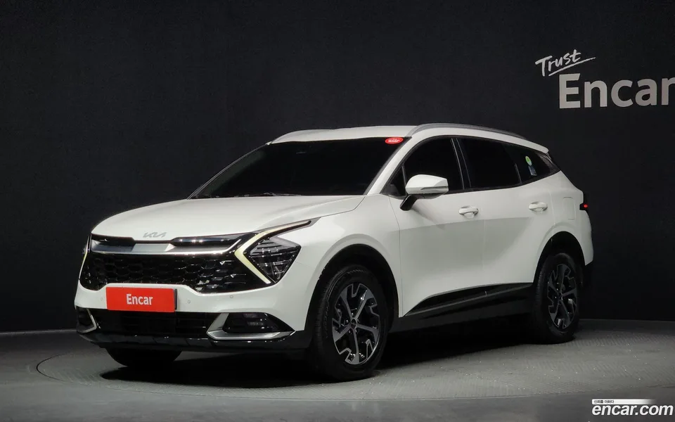 Kia Sportage Hybrid 2WD 2022 — фото 1, купить с доставкой в Москву