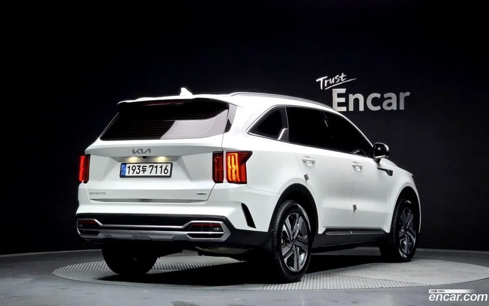 Kia Sorento HEV 1.6 2WD 2023 — миниатюра 2
