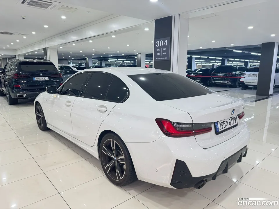 BMW 3 Series 320i M 2023 — миниатюра 2