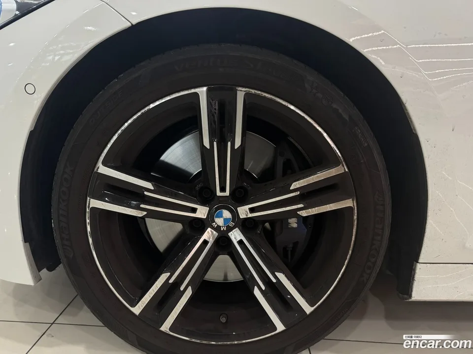 BMW 3 Series 320i M 2023 — миниатюра 5
