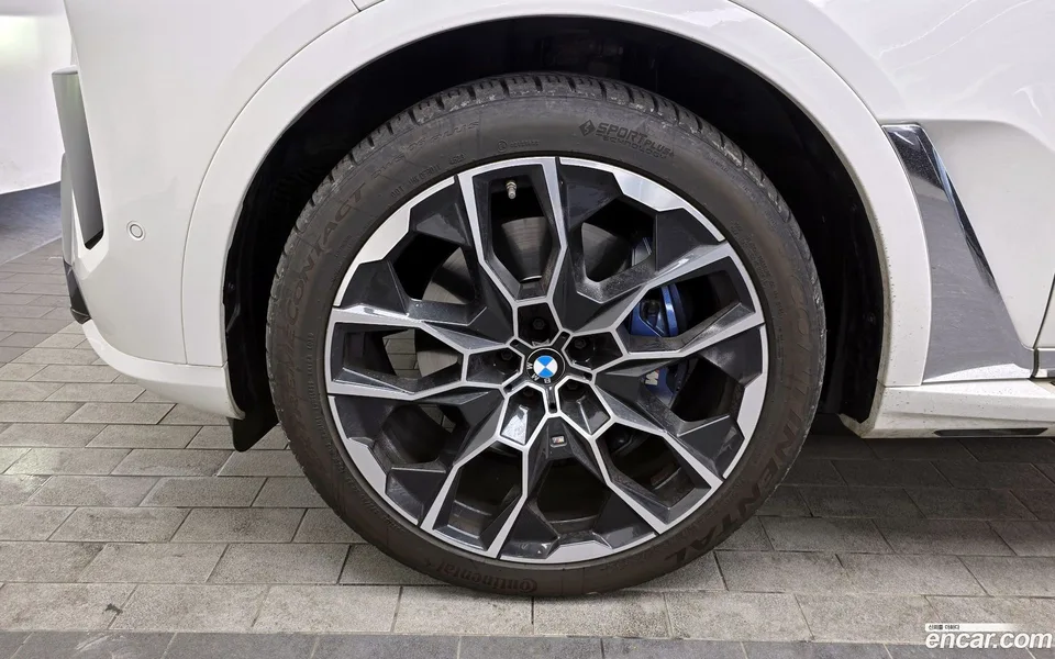 BMW X7 xDrive 40i M 7 2023 — миниатюра 5