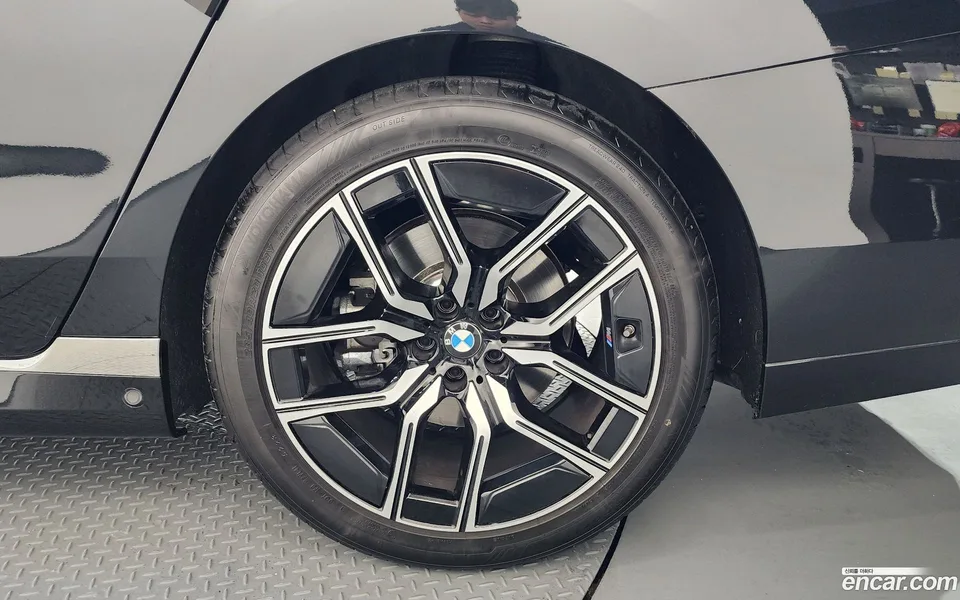 BMW 7 Series 740d xDrive M 2024 — миниатюра 5