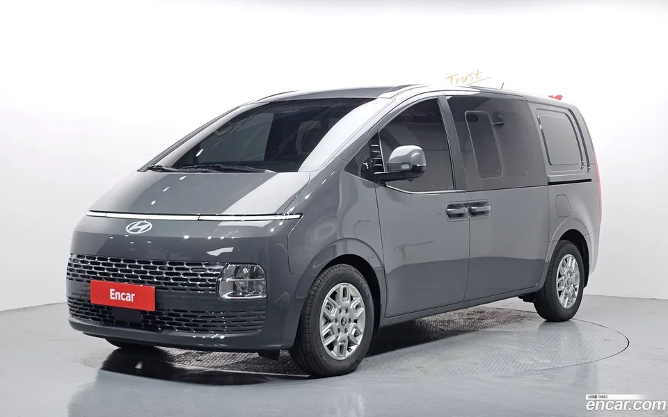 Hyundai Staria 5 2025 — фото 1, купить с доставкой в Москву