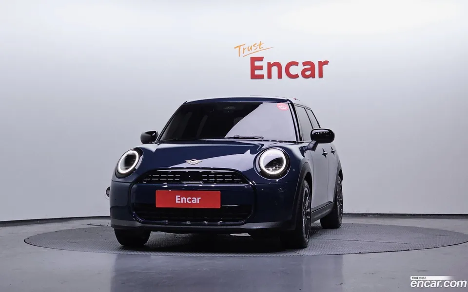 MINI Cooper C 5 2025 — миниатюра 3