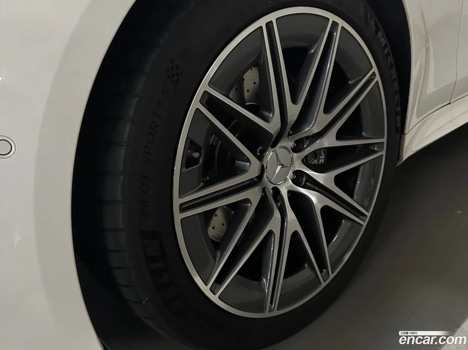 Mercedes-Benz AMG GT 4 43 4MATIC+ 2022 — миниатюра 5