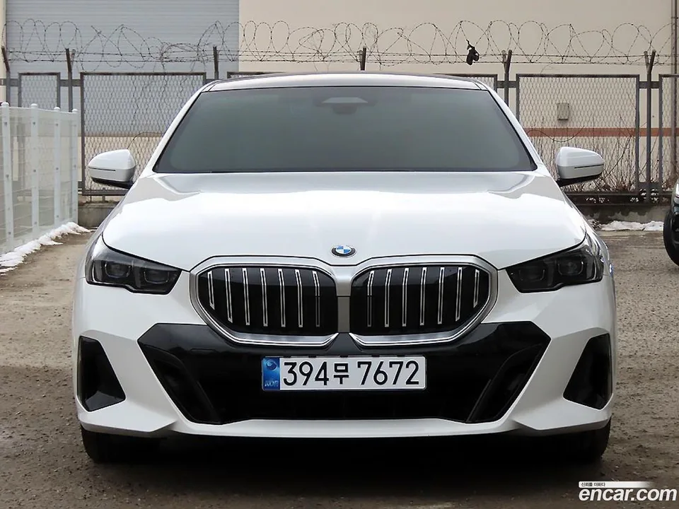 BMW 5 Series 523d M 2025 — миниатюра 3