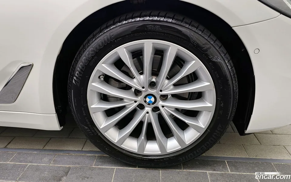 BMW 5 Series 520i 2022 — миниатюра 5