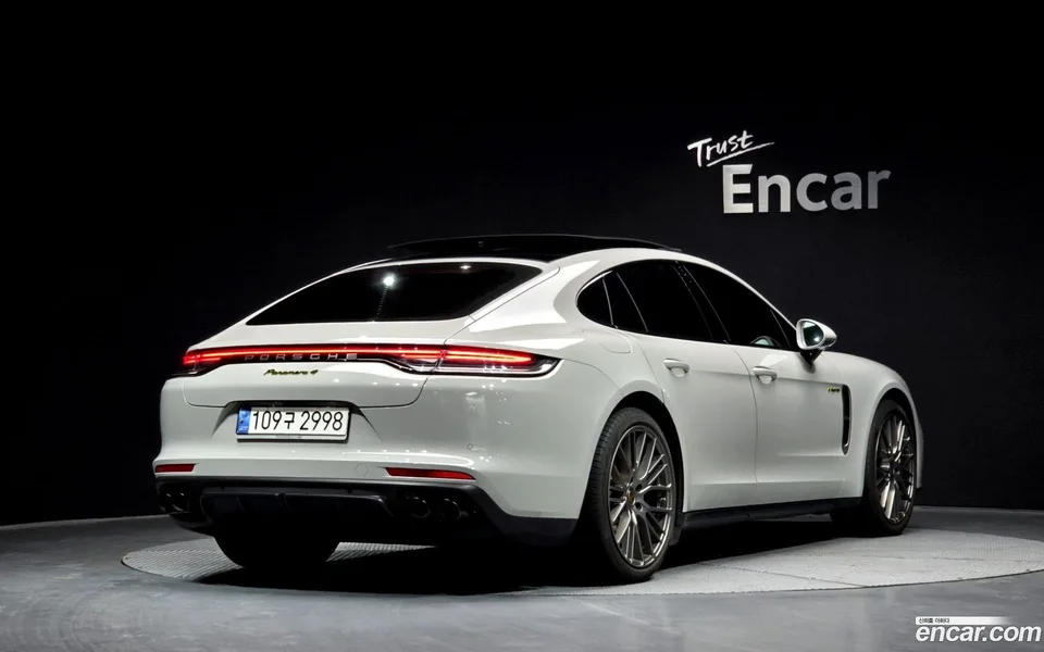 Porsche Panamera (971) 2.9 AWD E- 2022 — миниатюра 2