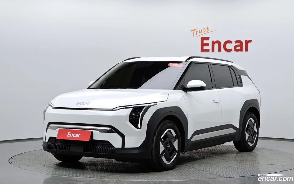 Kia EV3 2WD 2025 — фото 1, купить с доставкой в Москву