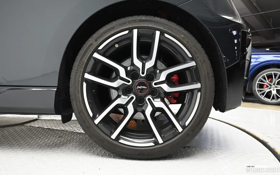 MINI Cooper Electric JCW 2025 — миниатюра 5