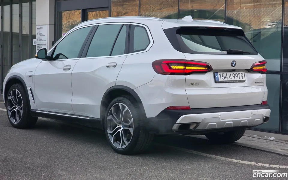BMW X5 xDrive 45e xLine 2022 — миниатюра 2