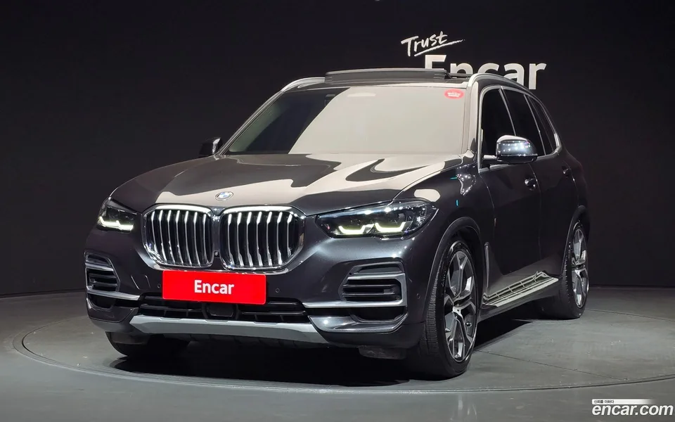 BMW X5 xDrive 30d xLine 2022 — фото 1, купить с доставкой в Москву