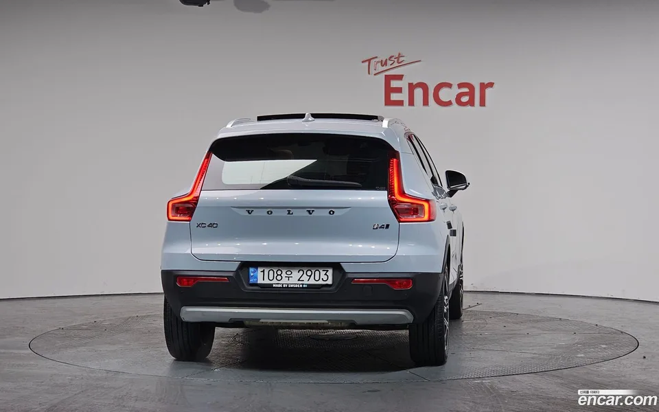 Volvo XC40 B4 2022 — миниатюра 4