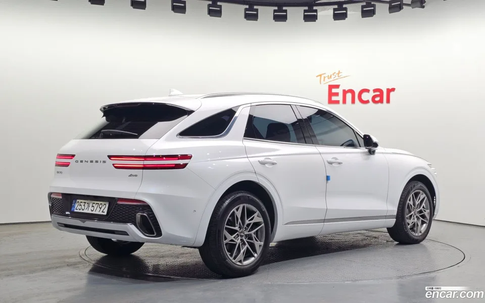 Genesis GV70 2.5T AWD 2022 — миниатюра 2