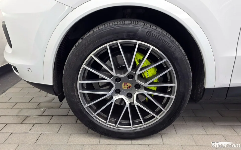 Porsche Cayenne 3.0 E- 2023 — миниатюра 5