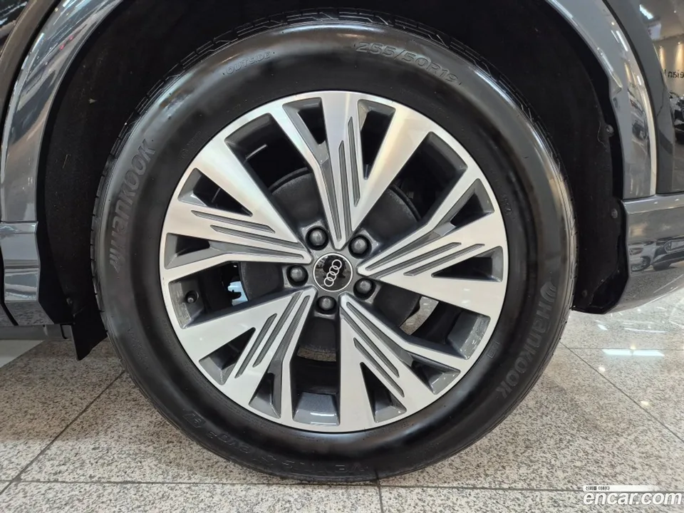 Audi Q4 e-tron 45 2024 — миниатюра 5