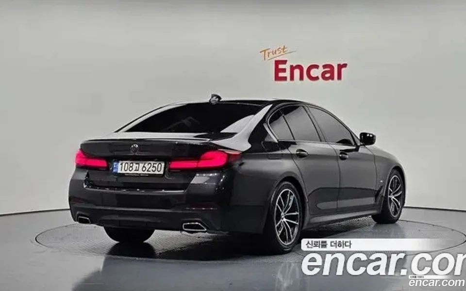 BMW 5 Series 520i M 2022 — миниатюра 2