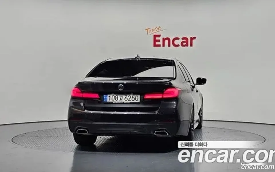 BMW 5 Series 520i M 2022 — миниатюра 4