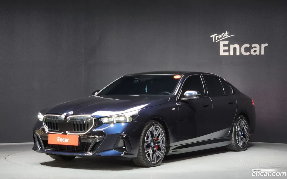 BMW i5 eDrive 40 M 2024 — фото 1, купить с доставкой в Москву