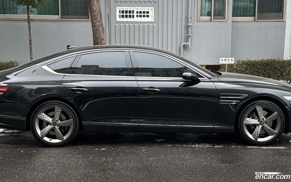 Genesis G80 3.5 AWD 2025 — фото 1, купить с доставкой в Москву