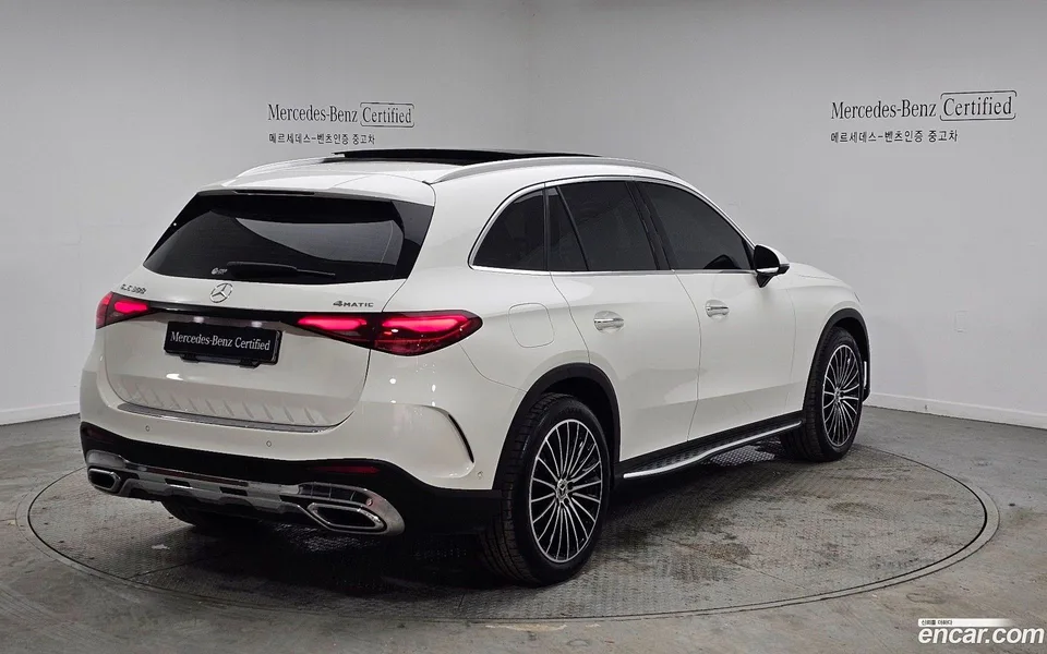 Mercedes-Benz GLC-Class GLC300 4MATIC AMG Line 2024 — миниатюра 2
