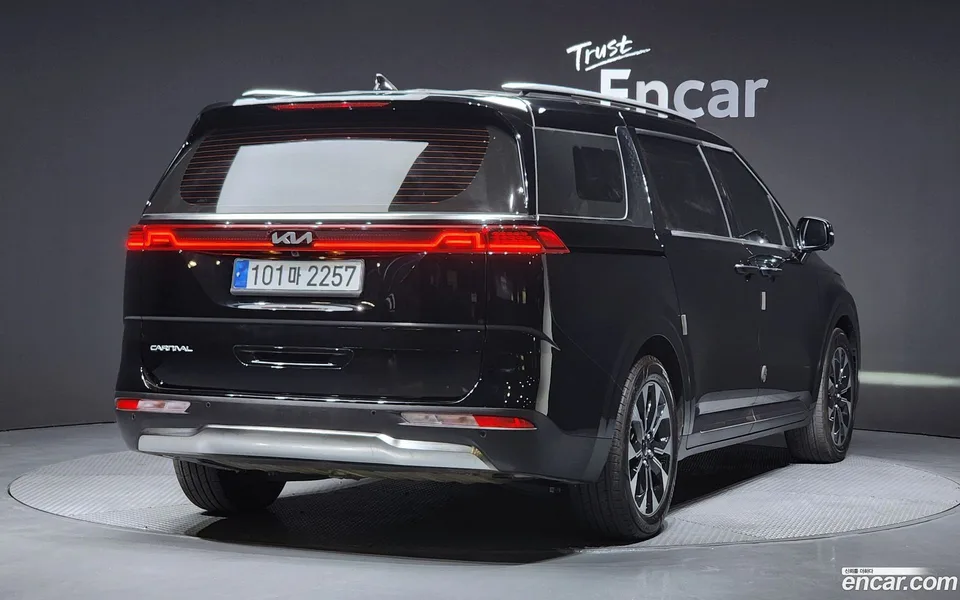 Kia Carnival 9 2023 — миниатюра 2