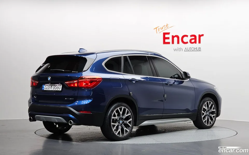 BMW X1 xDrive 20i xLine 2022 — миниатюра 2
