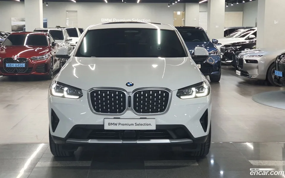 BMW X4 xDrive20i xLine 2023 — миниатюра 3