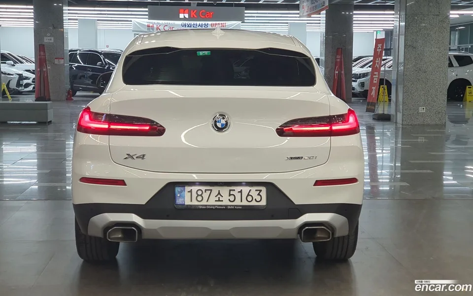 BMW X4 xDrive20i xLine 2023 — миниатюра 4