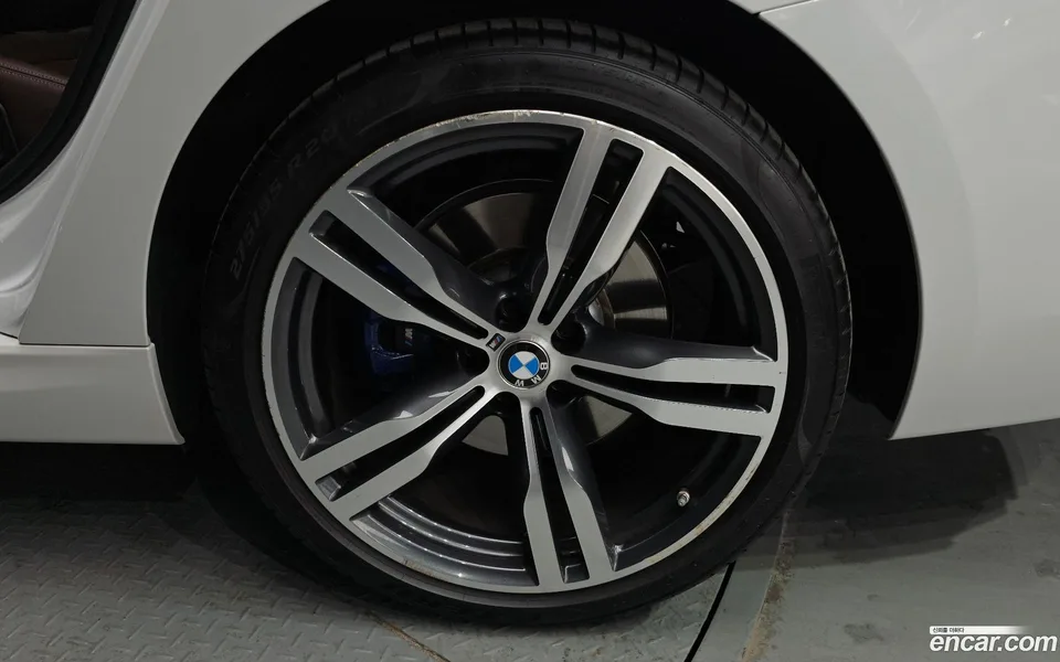 BMW 6 Series GT 630i xDrive M 2023 — миниатюра 5
