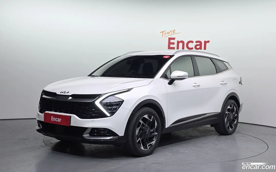 Kia Sportage 1.6 4WD 2023 — фото 1, купить с доставкой в Москву