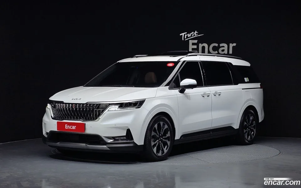 Kia Carnival 7 2023 — фото 1, купить с доставкой в Москву