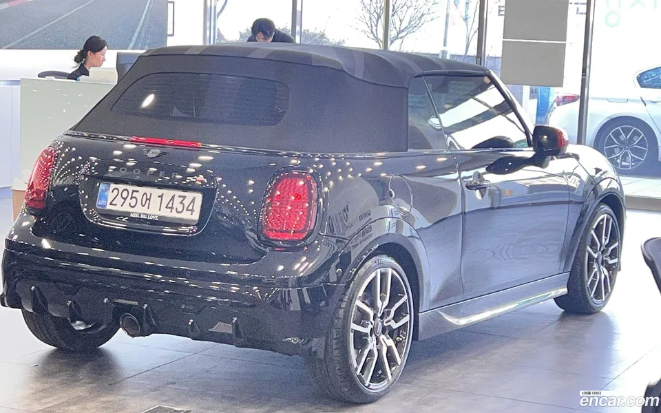 MINI Cooper S Convertible JCW 2025 — миниатюра 2
