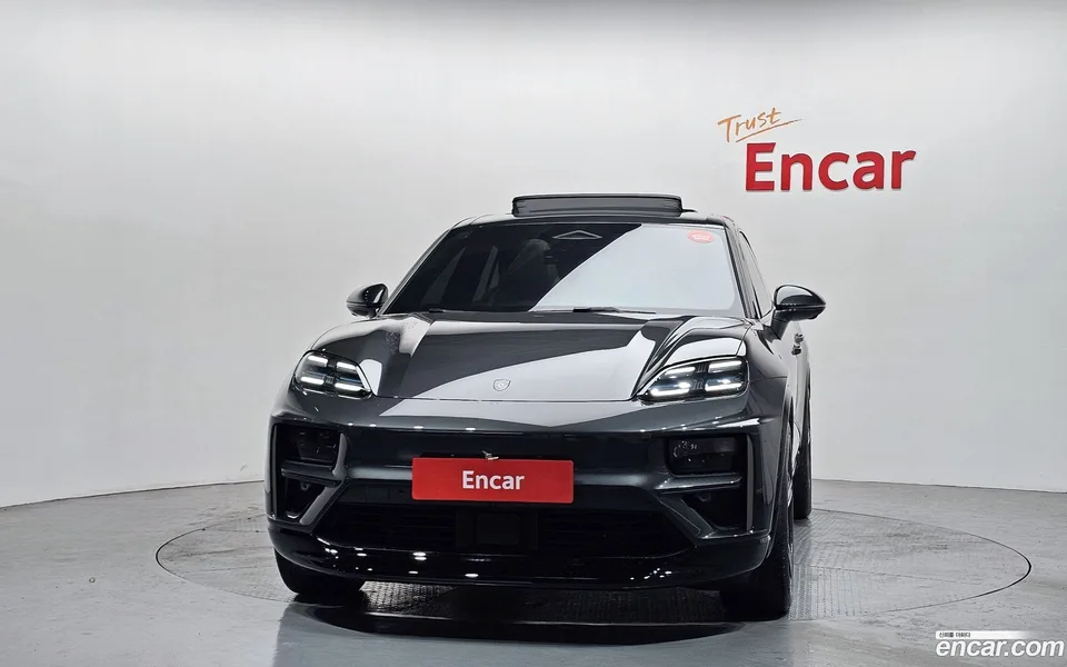 Porsche Macan Electric 2025 — миниатюра 3