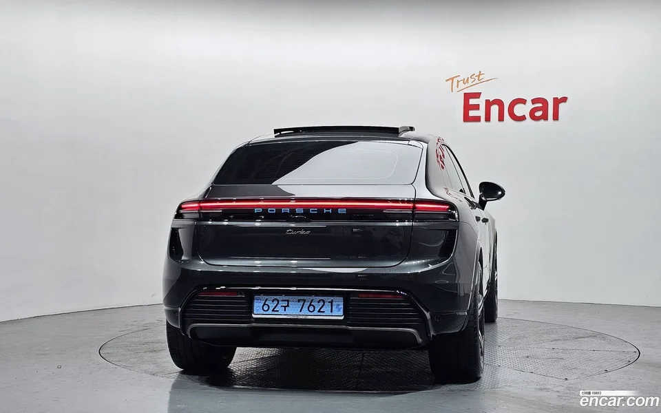 Porsche Macan Electric 2025 — миниатюра 4