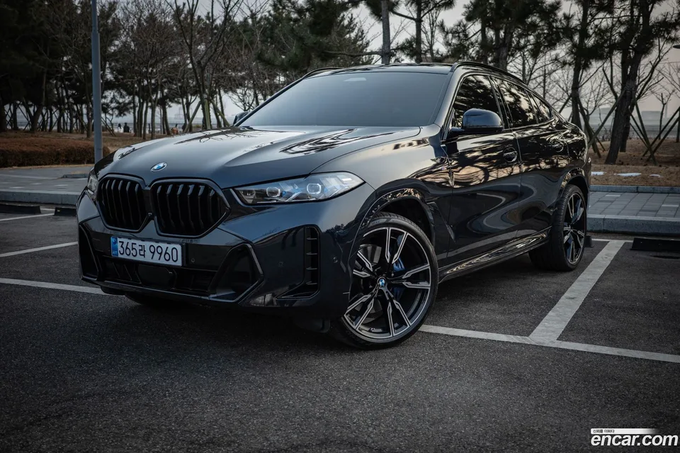 BMW X6 xDrive40i M 2025 — фото 1, купить с доставкой в Москву