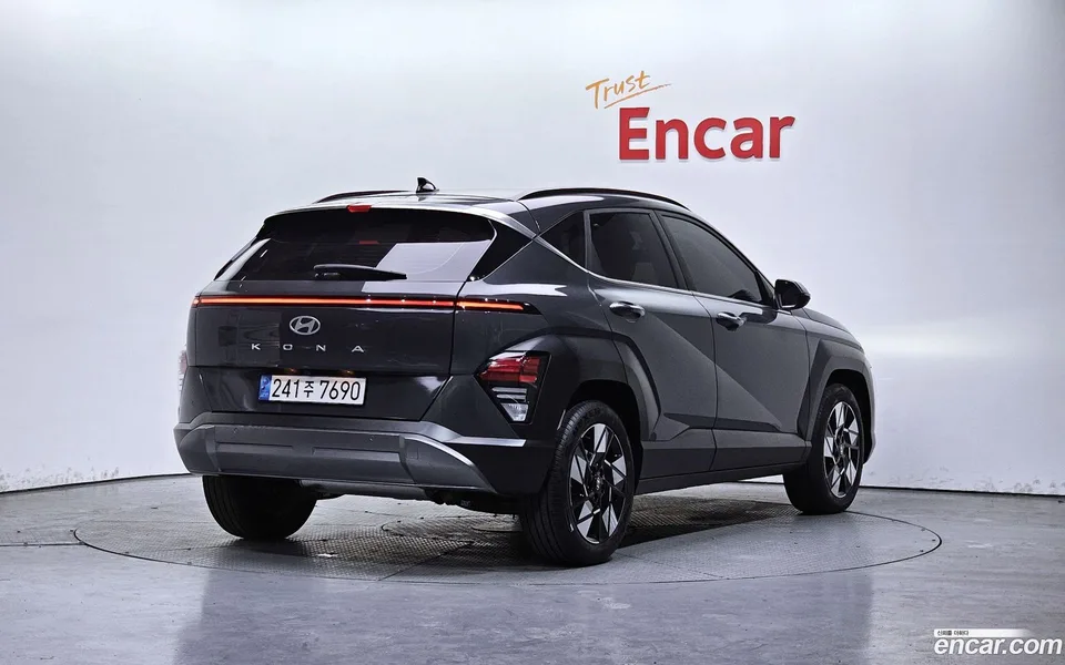 Hyundai Kona Hybrid 2023 — миниатюра 2